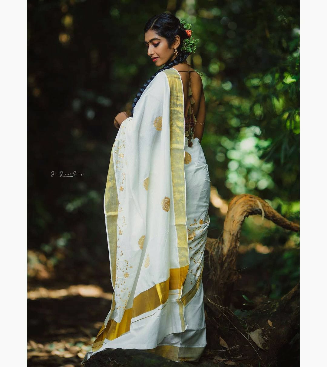 Kerala Cotton Saree with Zari Border & Floral Embroidery work