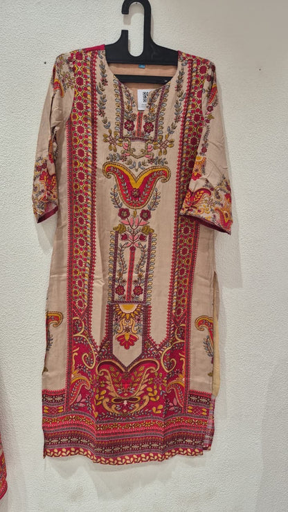 Off white Crepe silk Hand embroidered kurti Set