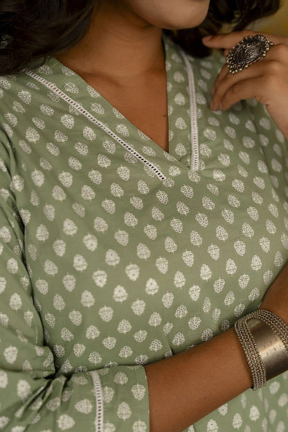 Green & White Ethnic Printed Cotton Kurti Top (Top Only)