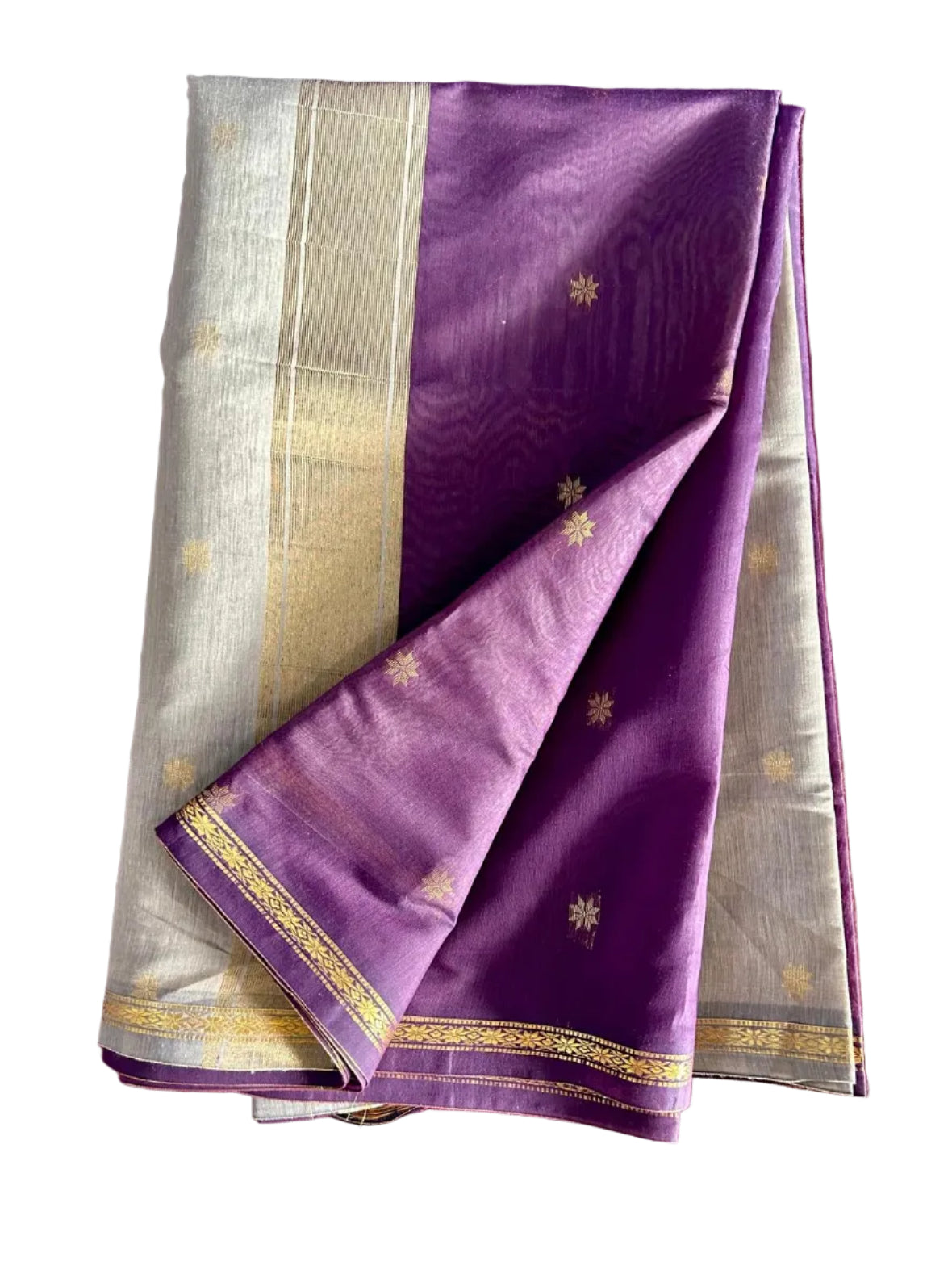 Maheswari Cotton Saree with Golden Butas & Contrast Pallu