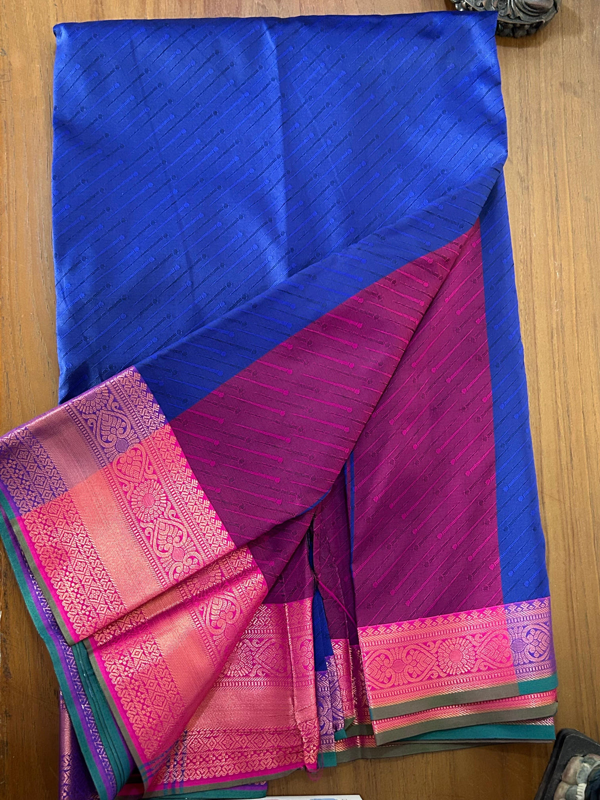 Emossed Design Soft Silk Saree with Contrast Pallu
