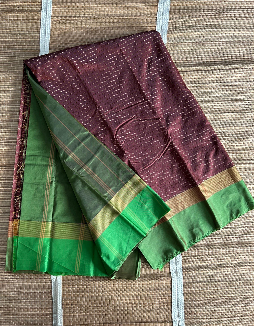 Thread worked Two toned Solid Semi Silk Saree With Contrast Border