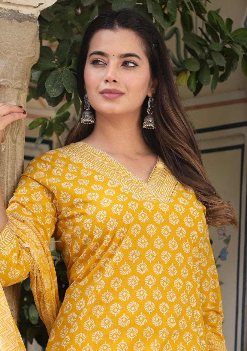 Yellow white  Printed Embroidered Cotton 3pc Kurti Set